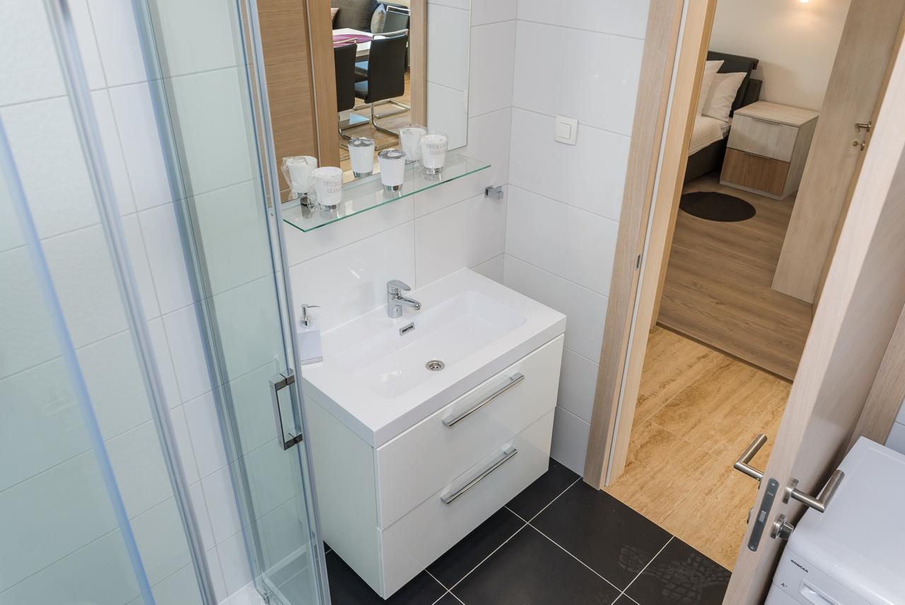 Apartments Corkovic Vir Zewnętrze zdjęcie